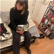 Soy una alumna de psicología que le encanta leer libros y aprender cosas nuevas,